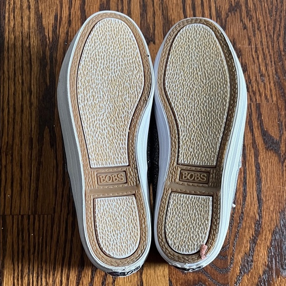 LIKE🆕SKETCHERS LIL BOBS  Sparkling Silver Sneakers size Y3 - Picture 8 of 10